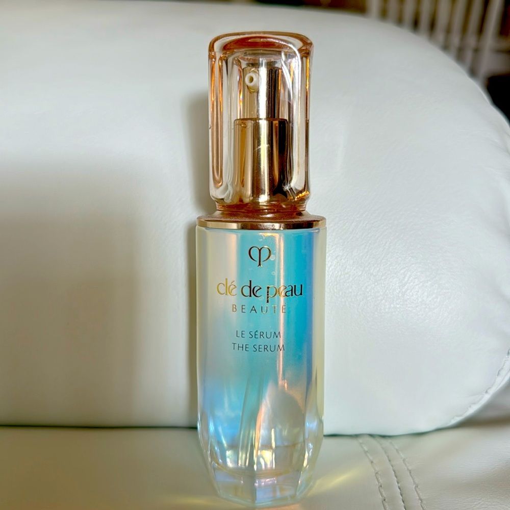 Cle de Peau Le Serum